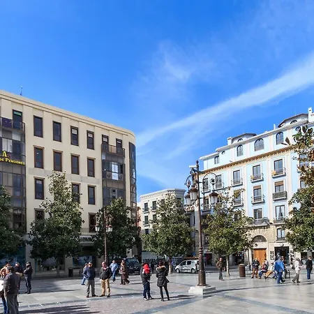 Plaza Del Carmen Granada