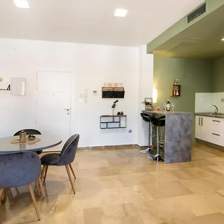 Plaza Del Carmen Apartment *